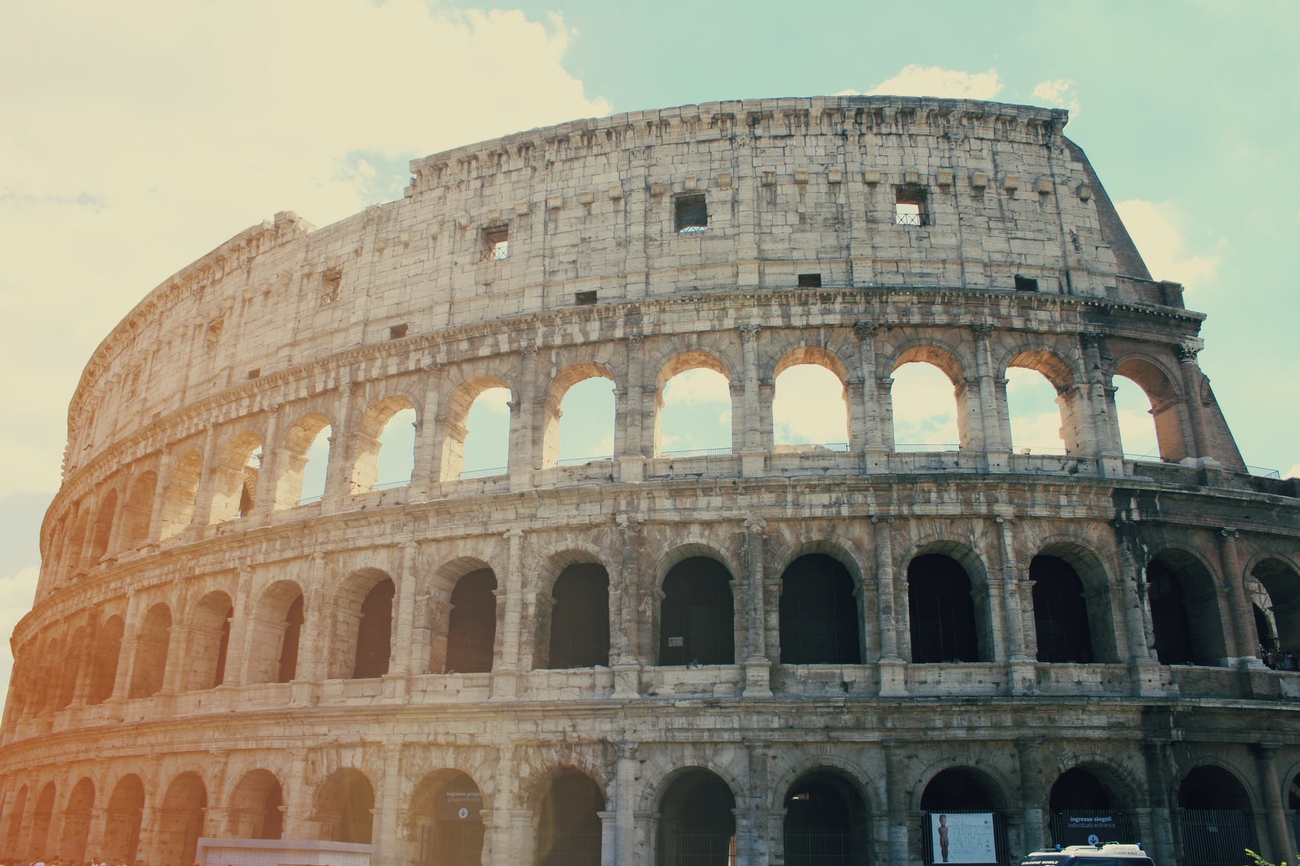 A photograph of the Colosseum in Rome, Italy- 8 Places I want to visit in Italy